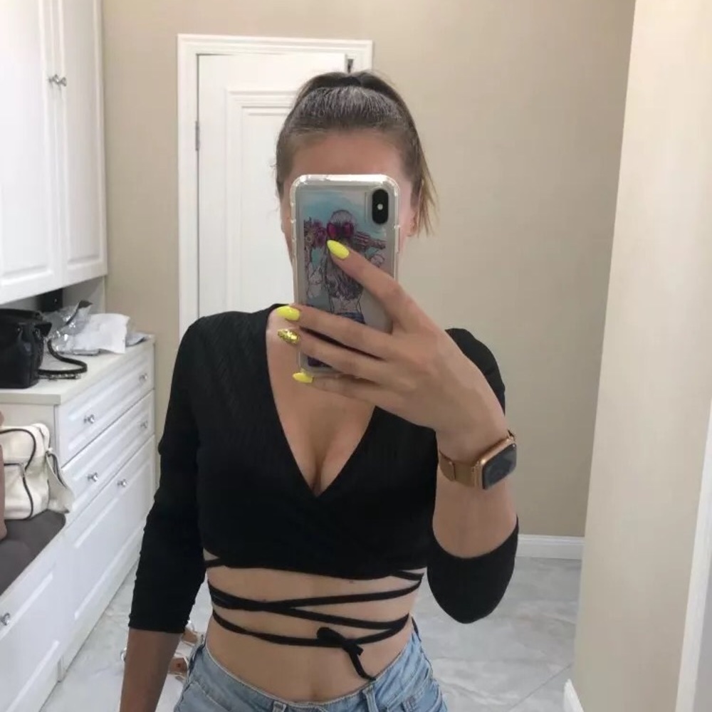 Long sleeve waist wrap around crop top